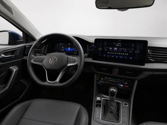 Used 2025 Volkswagen Jetta SE FWD image 29
