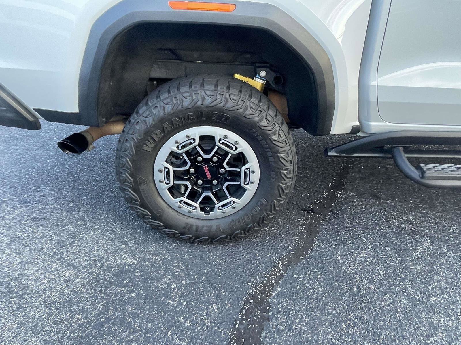 Certified 2023 GMC Canyon AT4X w/ Edition 1 image 14