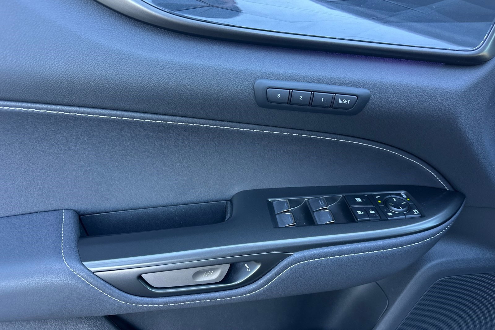 Used 2025 Lexus NX 350 AWD w/ Premium Package image 12