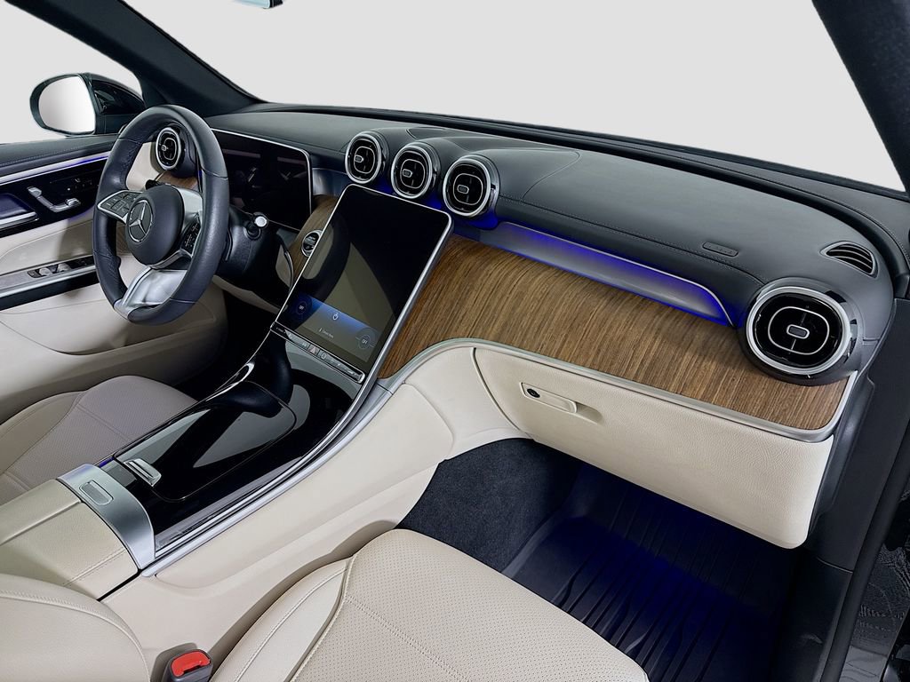 Used 2024 Mercedes-Benz GLC 300 4MATIC image 28