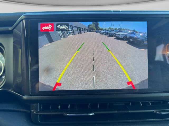 Used 2025 Jeep Wrangler Unlimited Rubicon AWD/4WD image 18