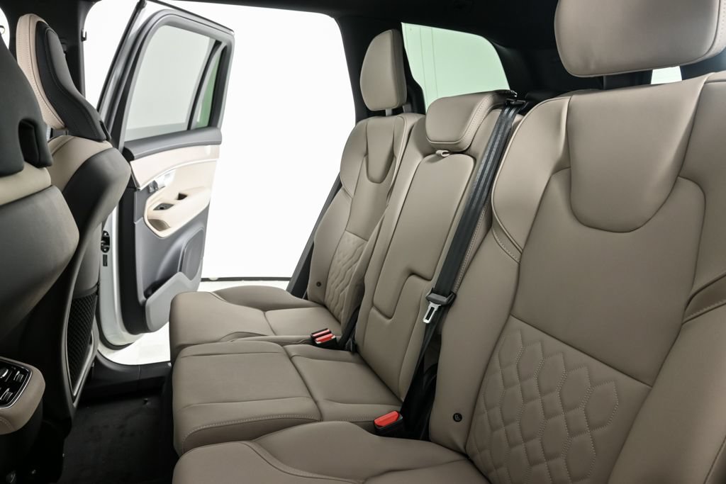 New 2026 Volvo XC90 B6 Plus w/ Protection Package Premier AWD/4WD image 21
