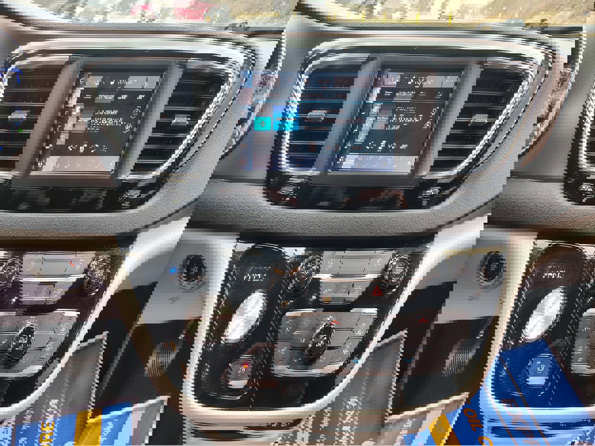 Used 2024 Chrysler Voyager LX image 45