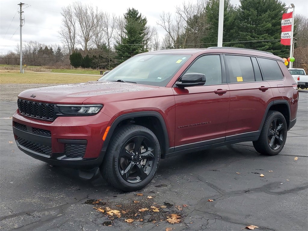Used 2023 Jeep Grand Cherokee L Laredo image 3