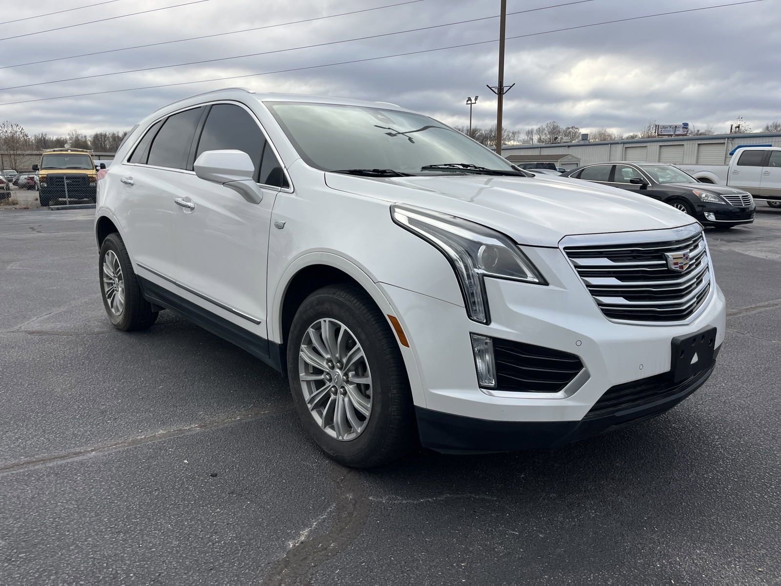 Used 2018 Cadillac XT5 Luxury w/ Driver Awareness Package image 7