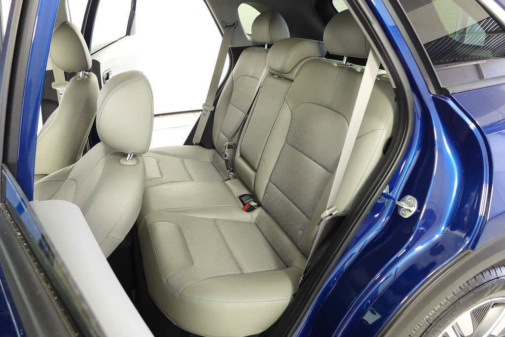 Used 2020 Kia Niro EX FWD image 20