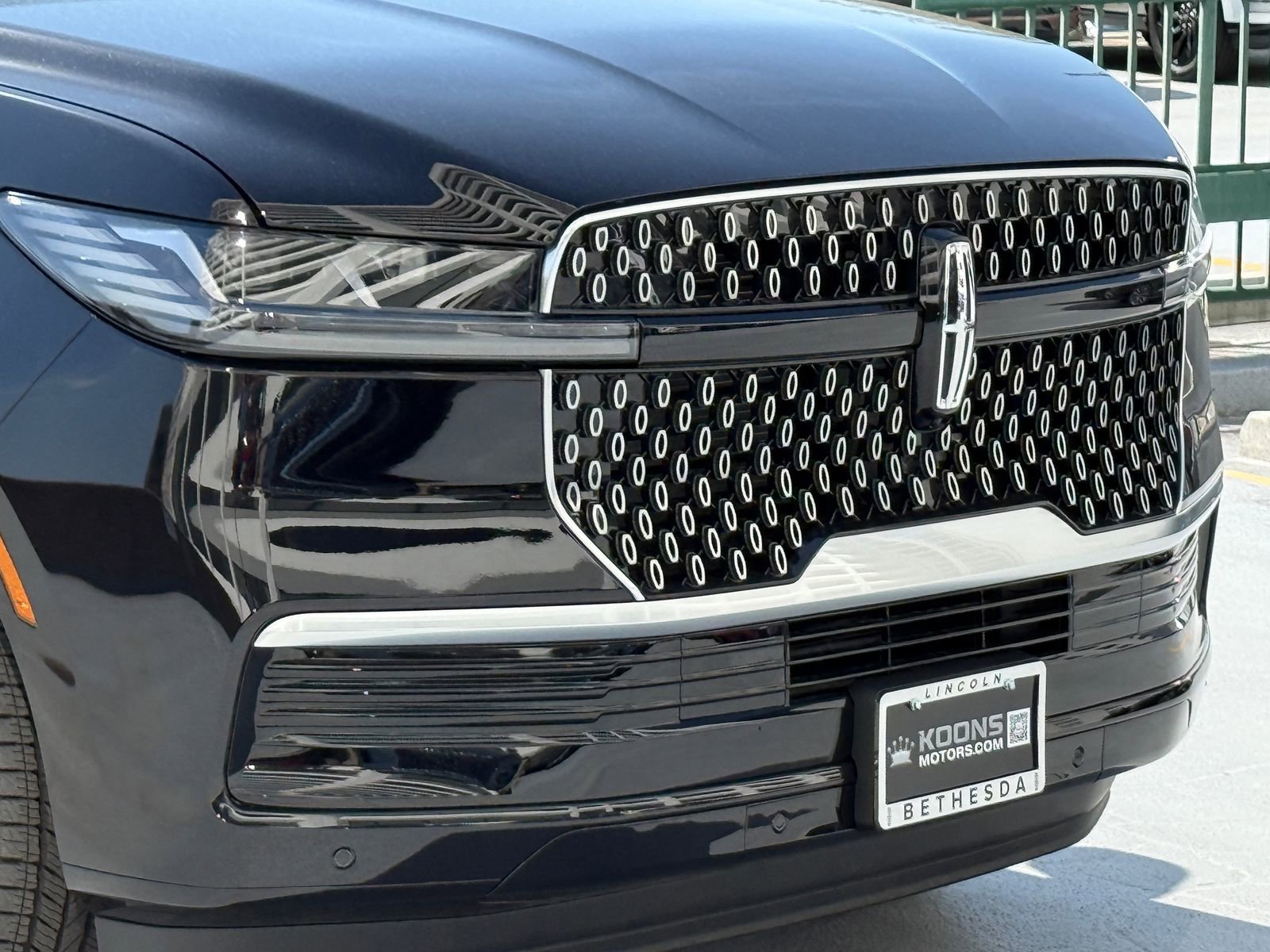 New 2026 Lincoln Navigator Premiere AWD/4WD image 8