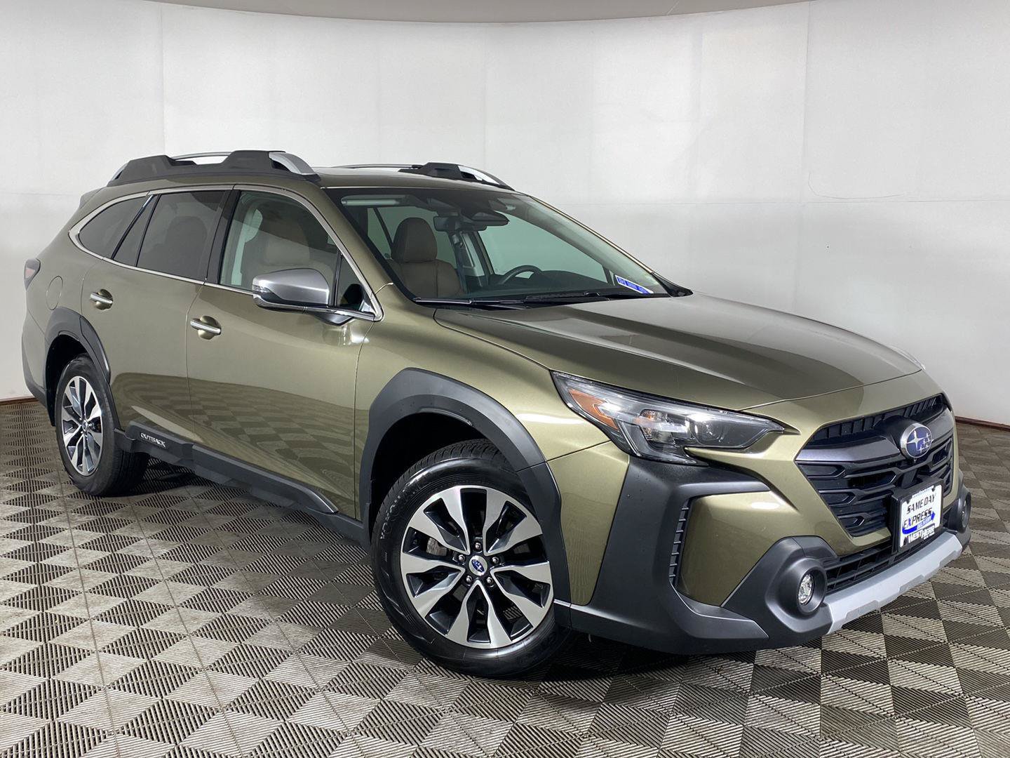 Used 2024 Subaru Outback Touring AWD/4WD image 1