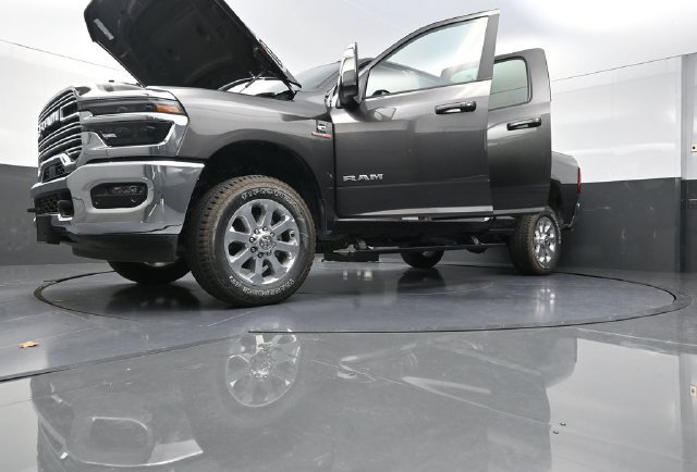 New 2026 RAM 2500 Laramie AWD/4WD image 32