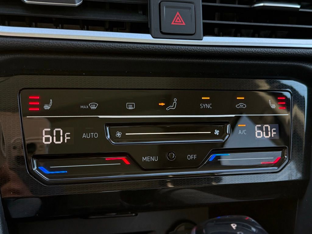 Certified 2025 Volkswagen Taos SE image 13