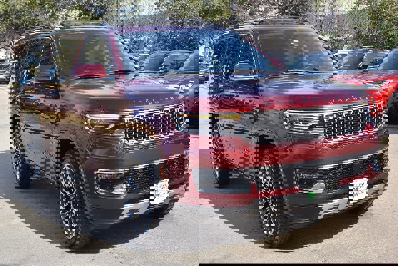 Used 2022 Jeep Wagoneer Series III w/ Premium Group I image 4