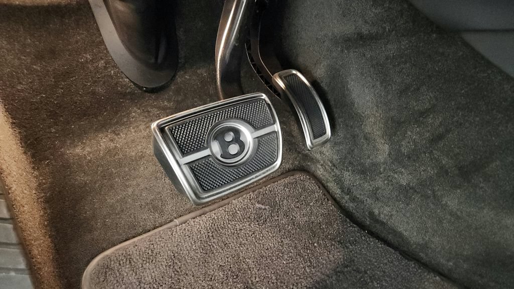 Used 2021 Bentley Bentayga Speed AWD/4WD image 59