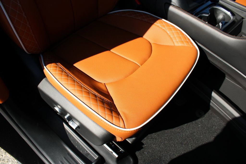 New 2026 Chrysler Pacifica Pinnacle image 15