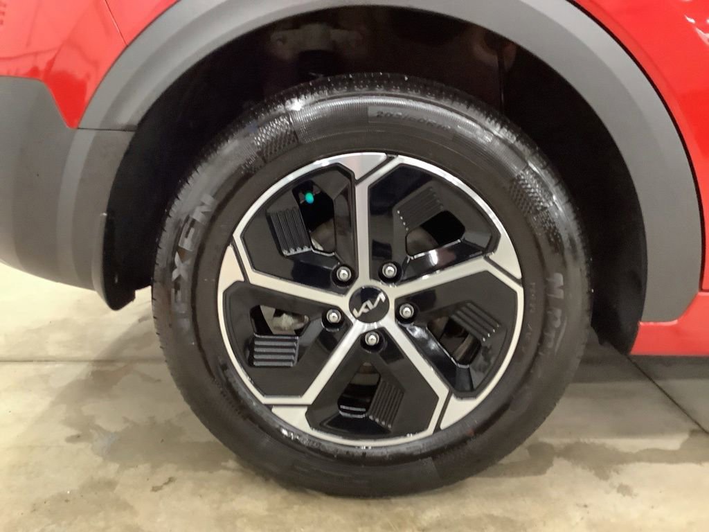 Certified 2025 Kia Niro EX FWD image 26
