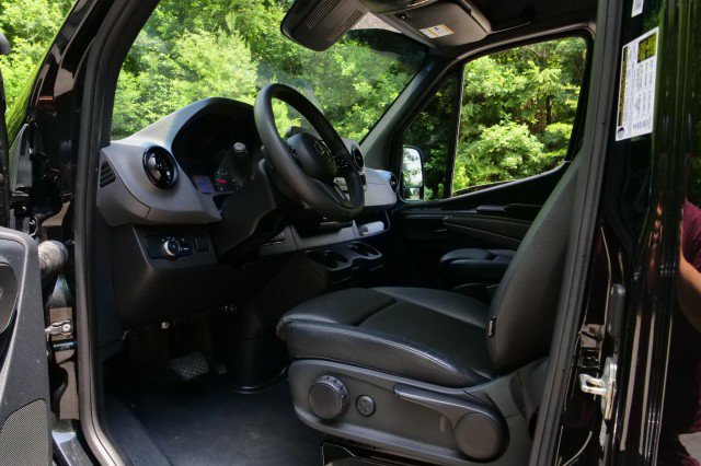 Used 2022 Mercedes-Benz Sprinter 2500 image 21