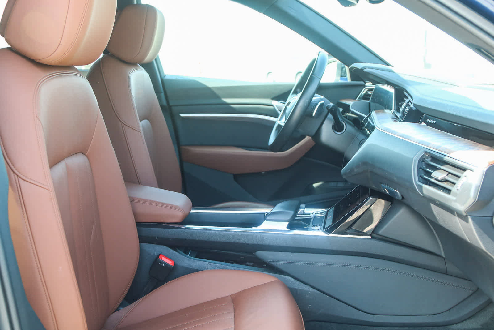 Used 2022 Audi e-tron Premium image 16