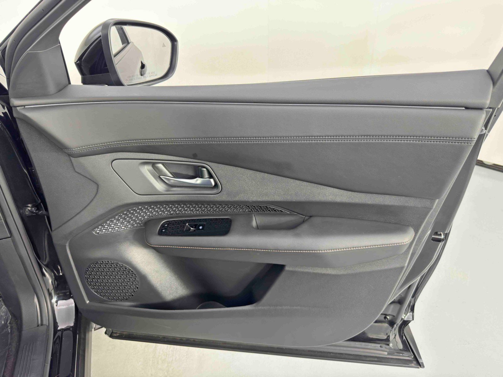 Used 2024 Nissan Ariya FWD image 38