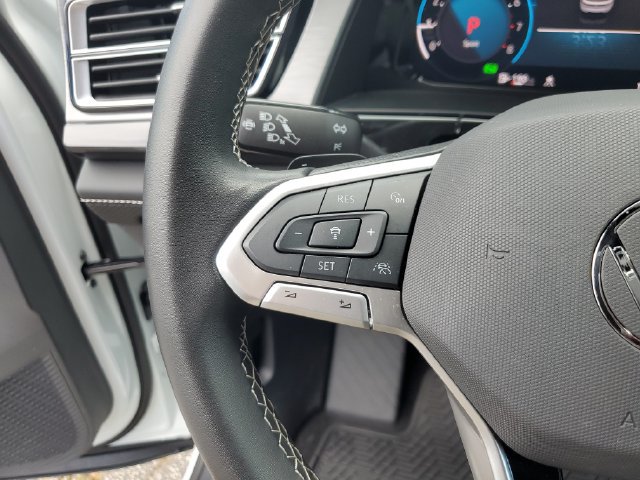 Certified 2025 Volkswagen Atlas Cross Sport SE w/ Panoramic Sunroof Package FWD image 27