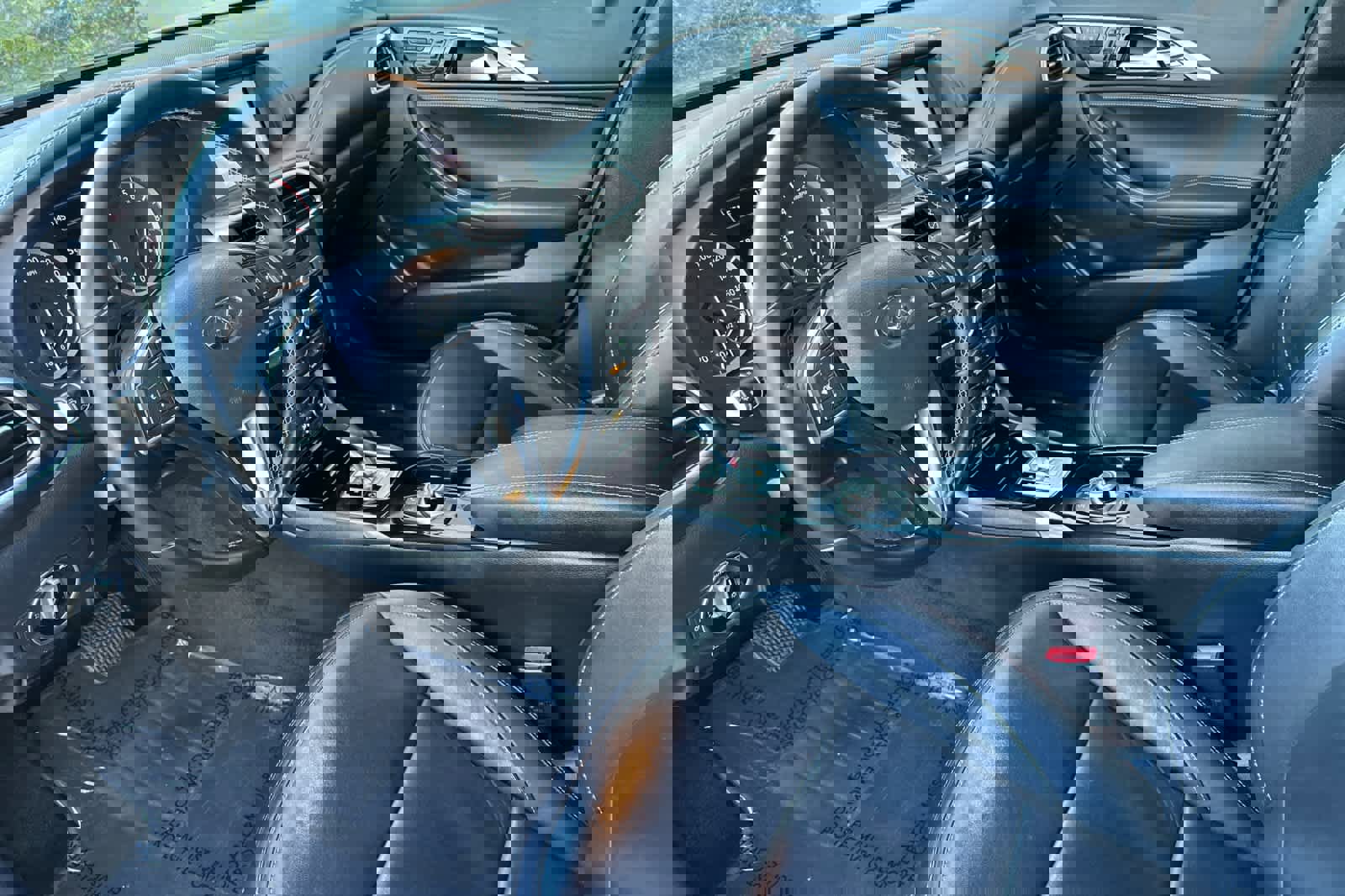 Used 2018 INFINITI QX30 AWD image 11