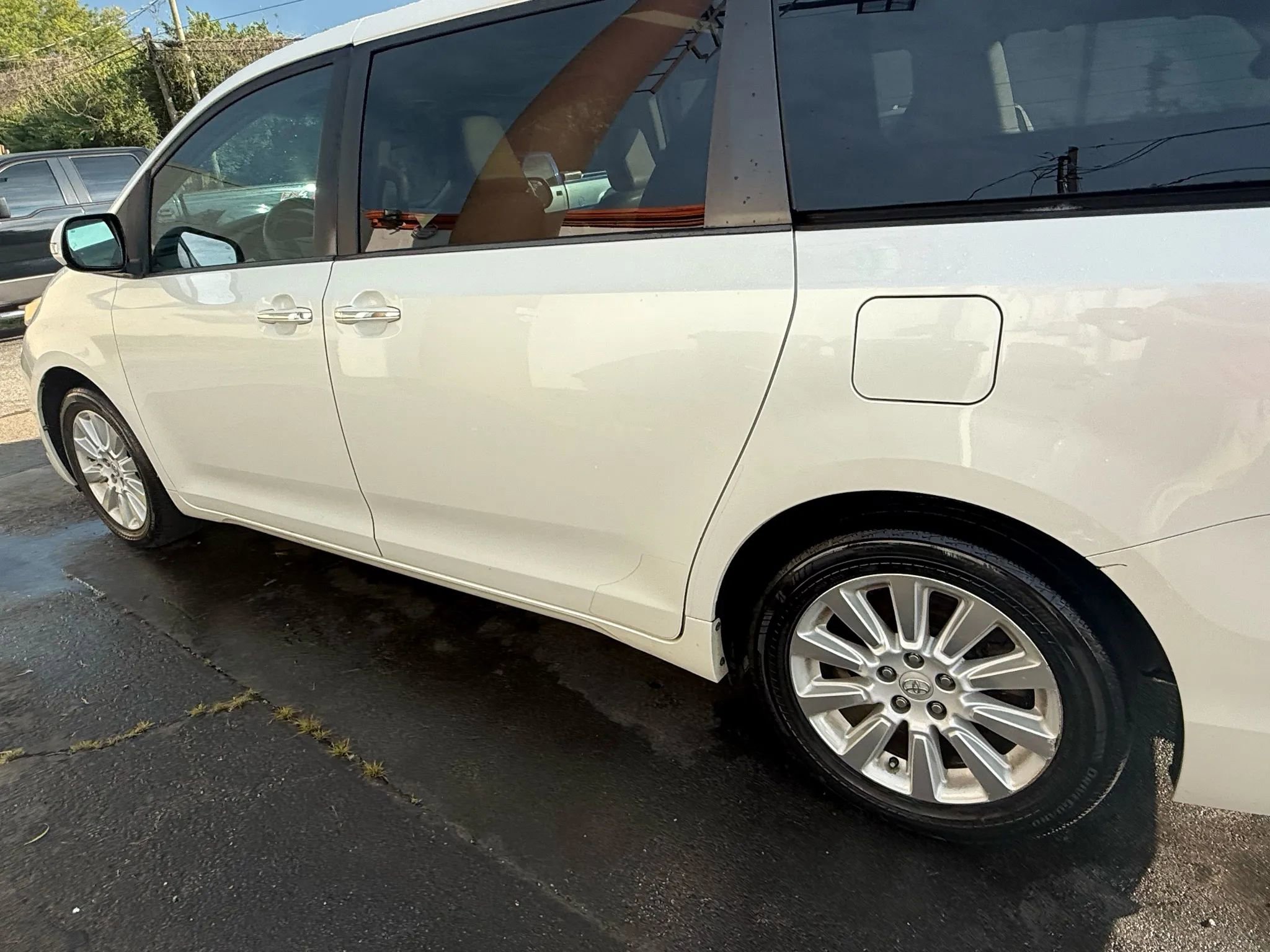 Used 2013 Toyota Sienna XLE image 5