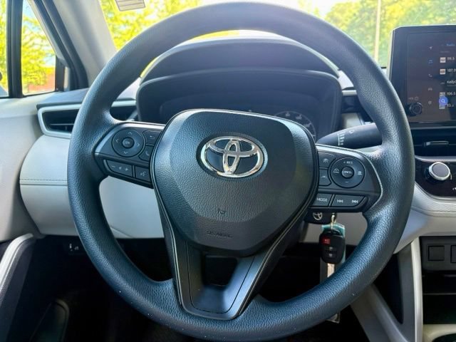 Used 2025 Toyota Corolla Cross L FWD image 16