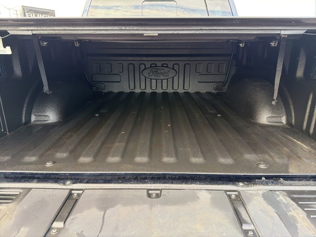 Used 2022 Ford F150 Lightning Lariat image 27