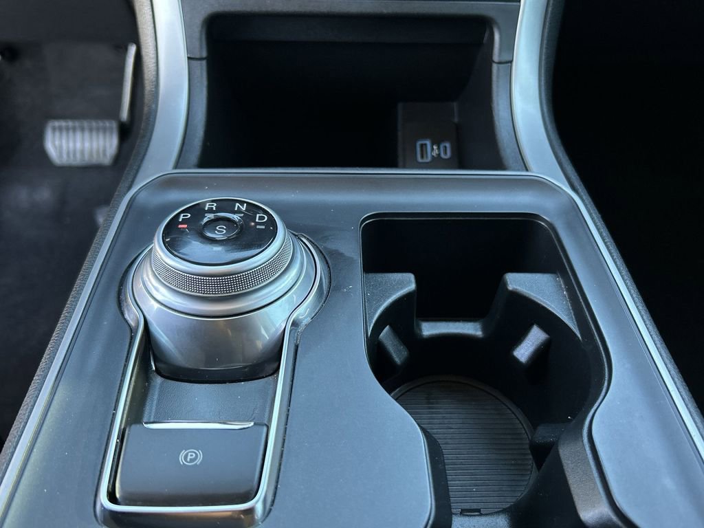 Used 2022 Ford Edge SE image 16