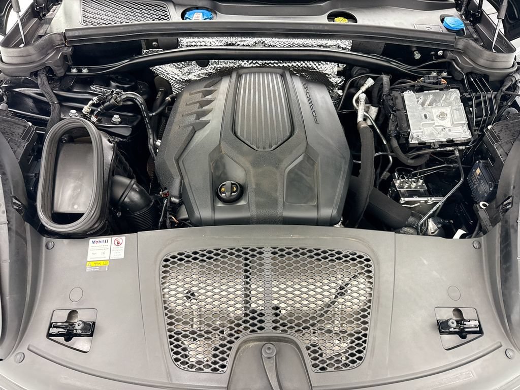 Used 2022 Porsche Macan AWD/4WD image 28