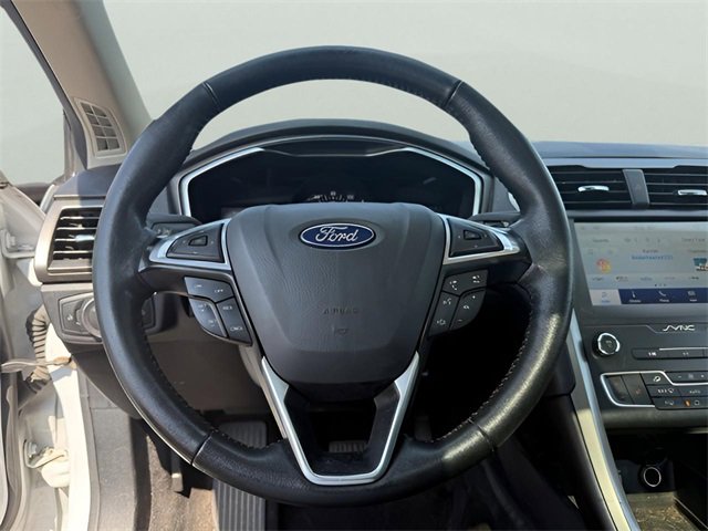 Used 2020 Ford Fusion SEL image 16