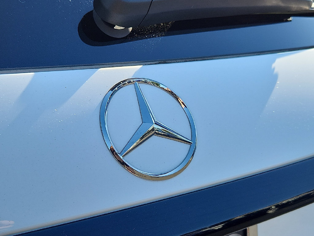 Used 2025 Mercedes-Benz GLC 350e 4MATIC image 28