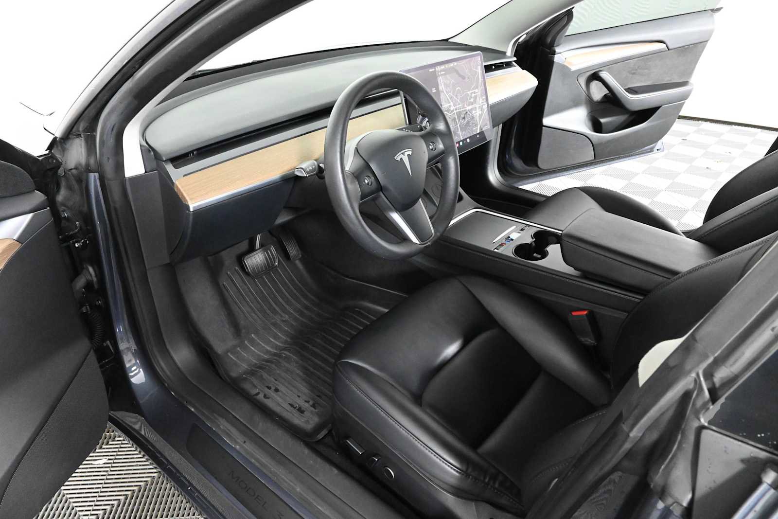 Used 2023 Tesla Model 3 Standard Range RWD image 16