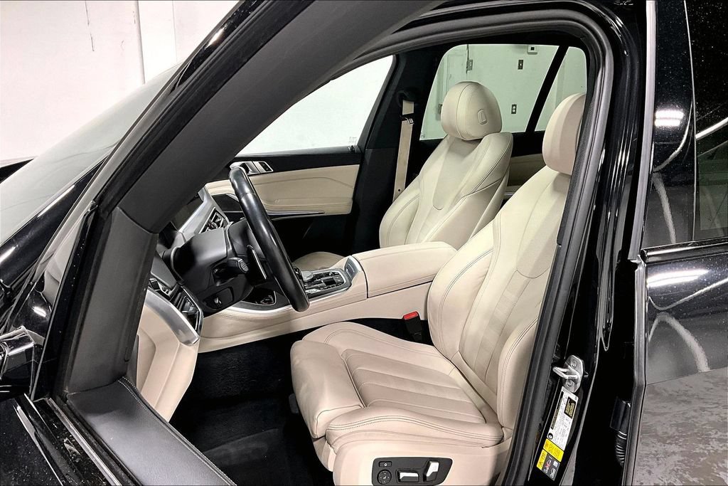 Used 2022 BMW X5 xDrive45e w/ M Sport Package AWD/4WD image 32