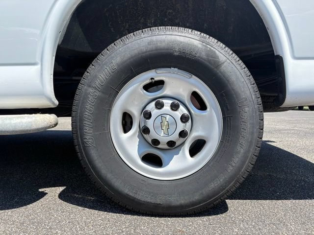 Used 2024 Chevrolet Express 2500 w/ Driver Convenience Package RWD image 14