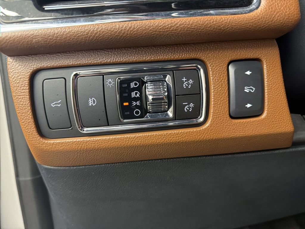 Certified 2023 Lincoln Navigator Reserve AWD/4WD image 22