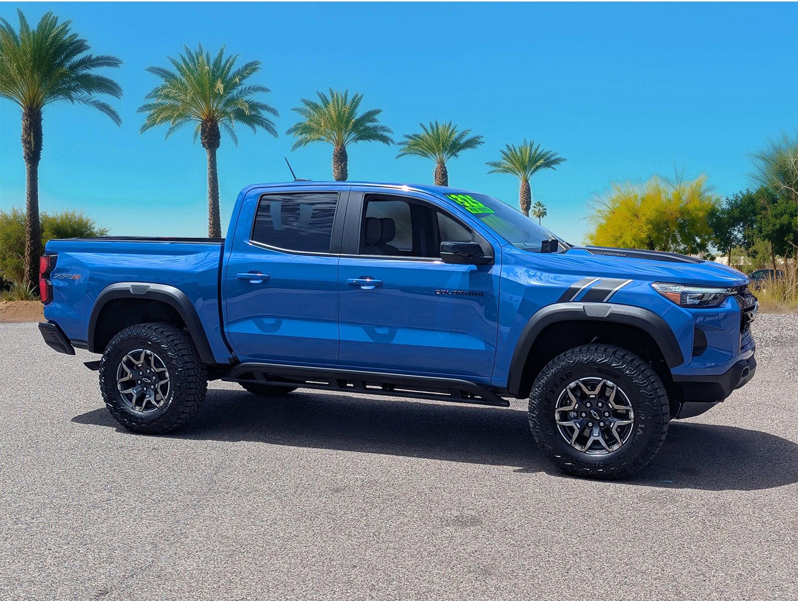 Used 2026 Chevrolet Colorado ZR2 w/ Technology Package AWD/4WD image 7
