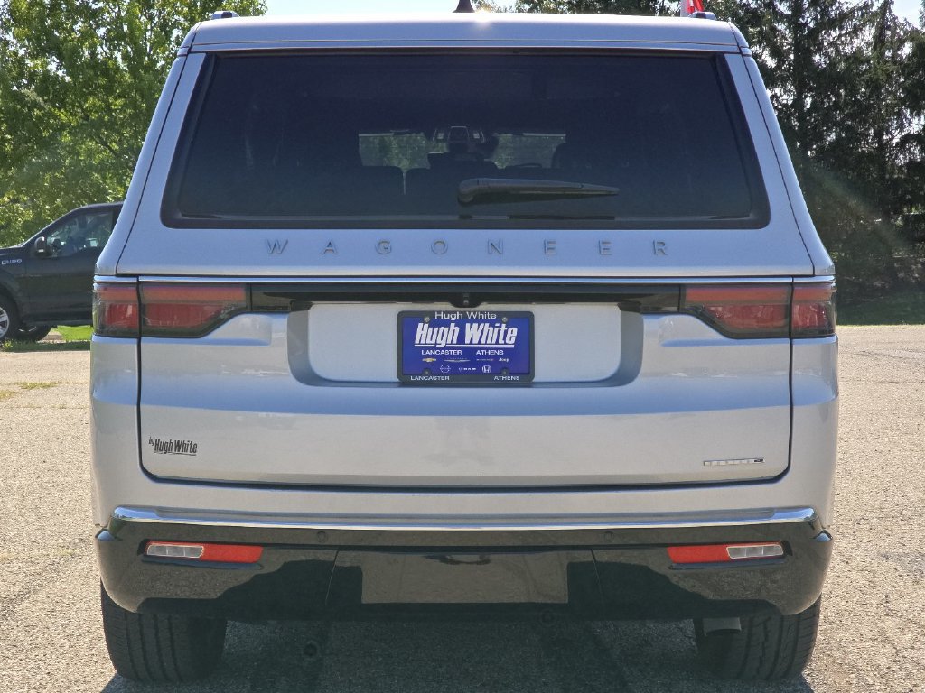 Used 2024 Jeep Wagoneer Series II w/ Flexible Seating Group AWD/4WD image 22