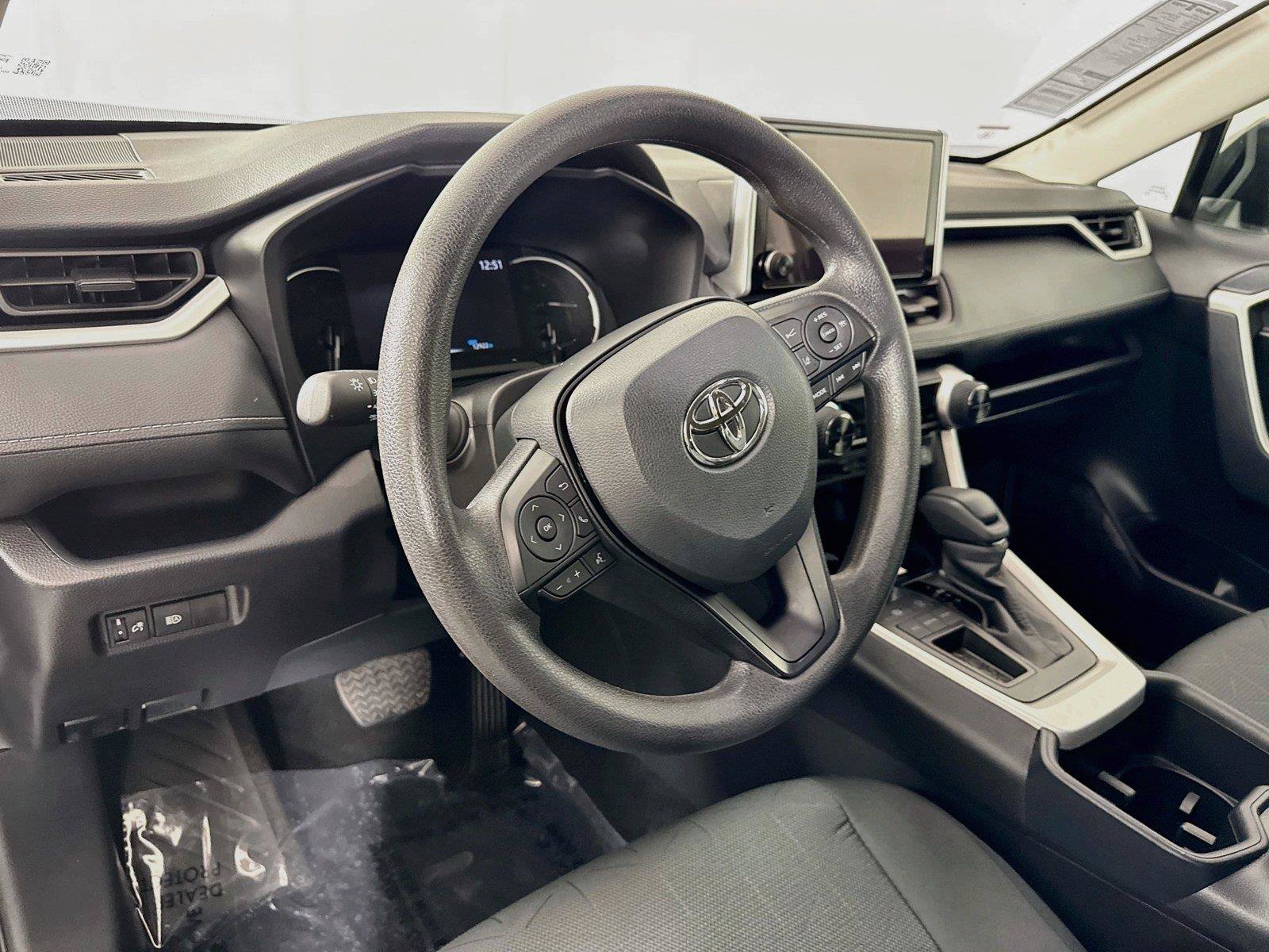 Certified 2025 Toyota RAV4 XLE FWD image 4