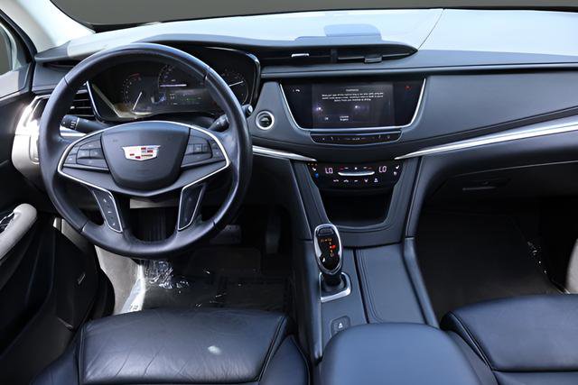 Used 2018 Cadillac XT5 Premium Luxury FWD image 17