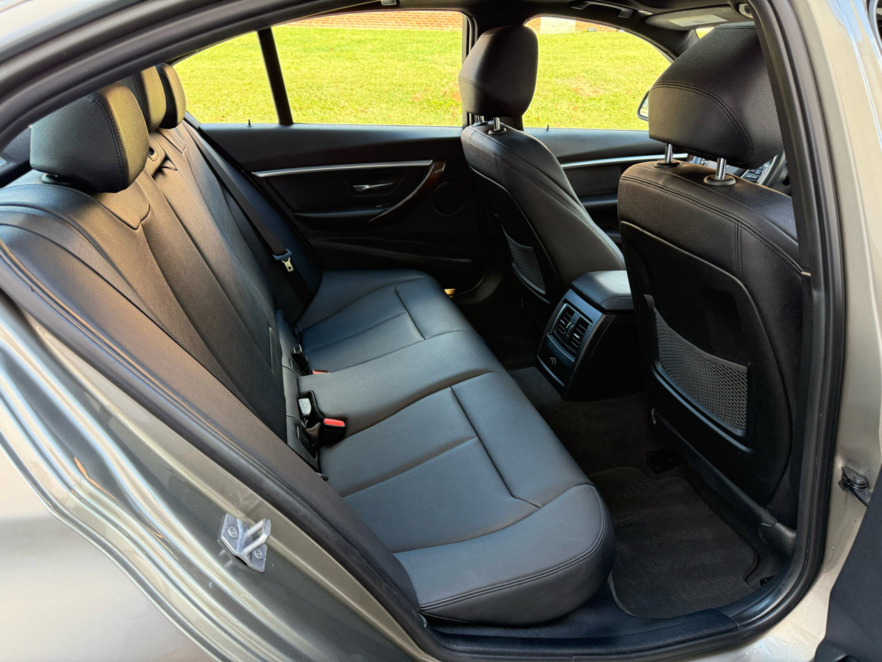 Used 2017 BMW 330e image 26