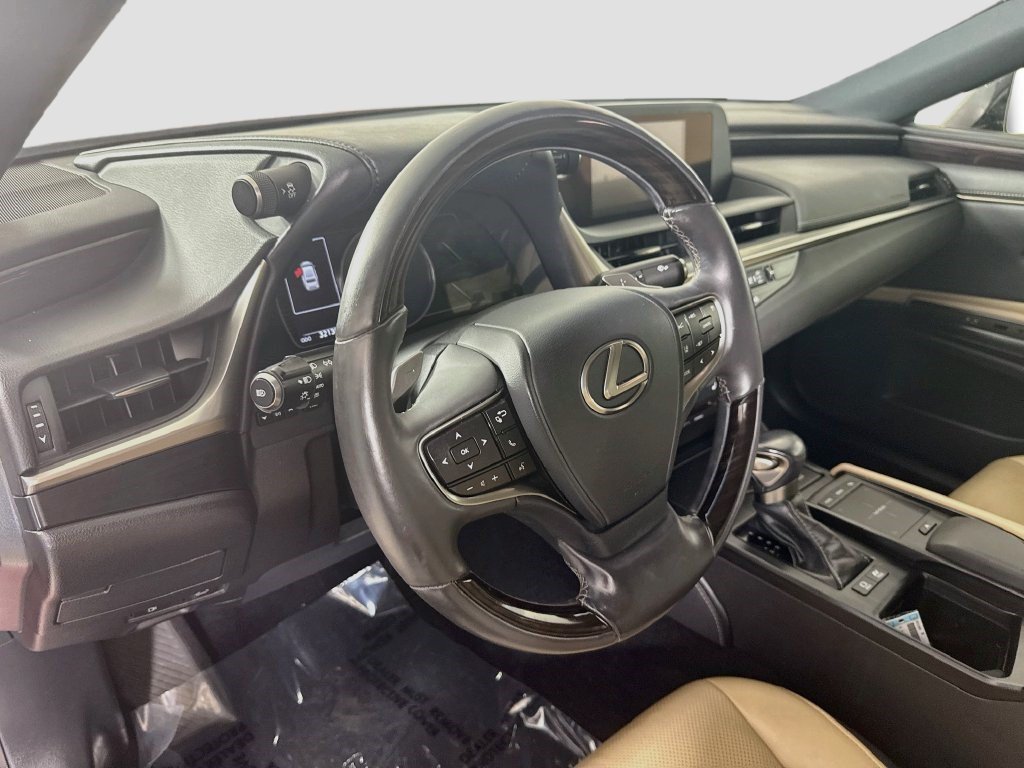 Used 2020 Lexus ES 300h w/ Premium Package FWD image 22