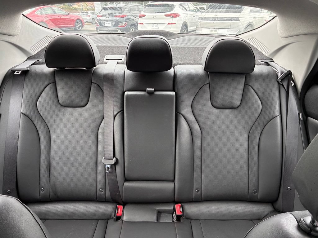 Used 2025 Hyundai Elantra Limited FWD image 13