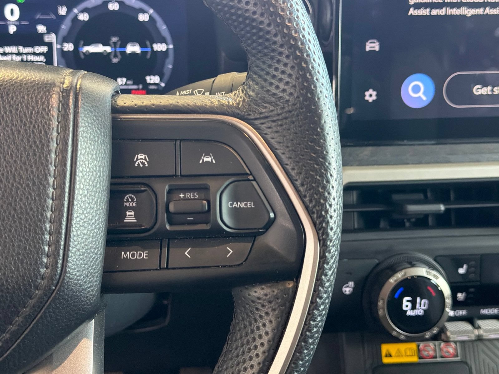 Used 2024 Toyota Tacoma Limited w/ Limited Package (LT) AWD/4WD image 18