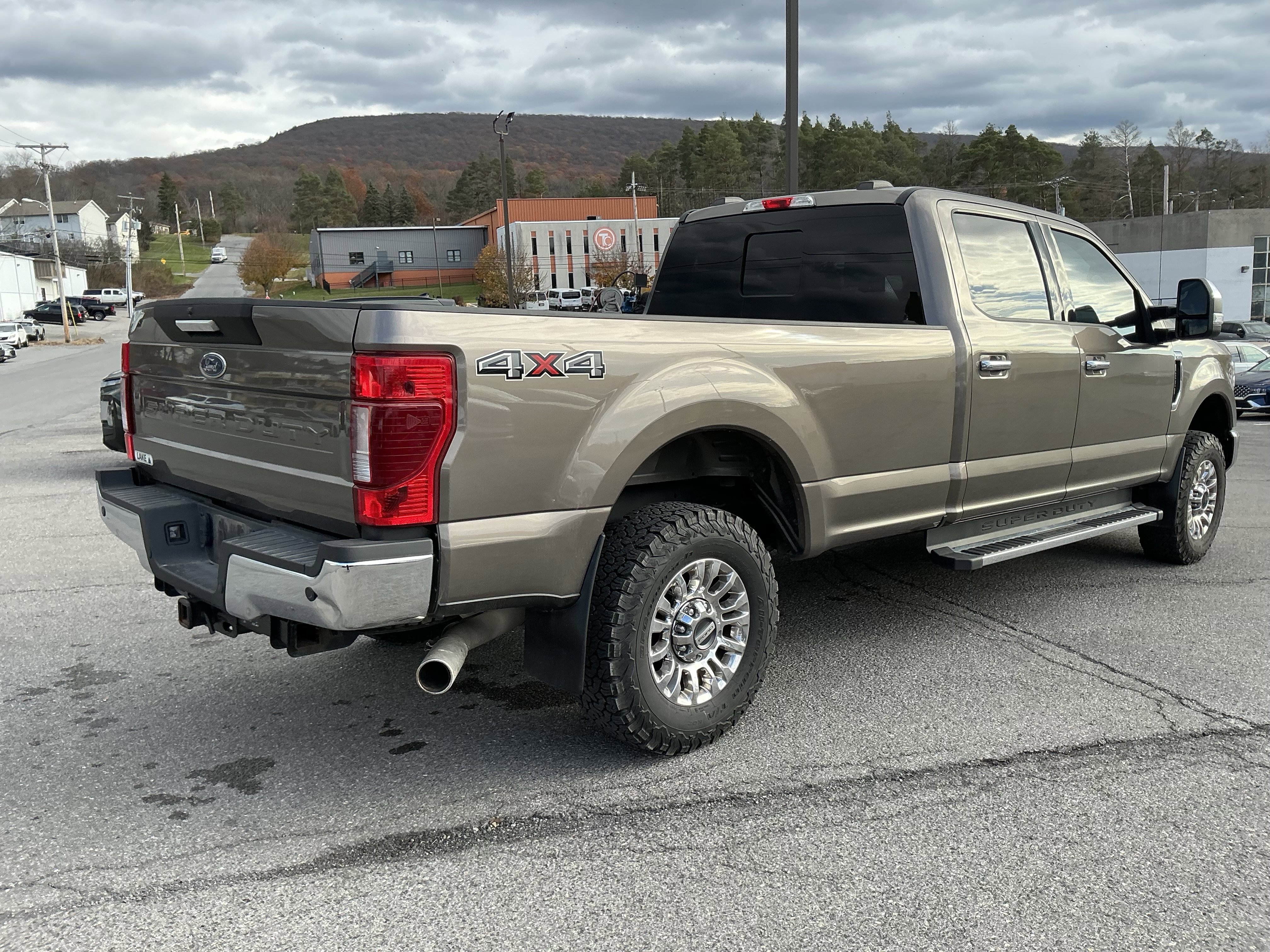 Used 2021 Ford F350 XLT w/ XLT Premium Package image 3