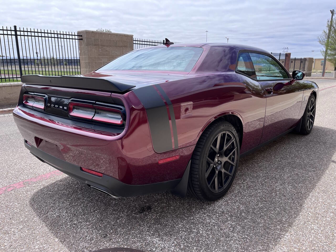 Used 2017 Dodge Challenger R/T Scat Pack RWD image 5