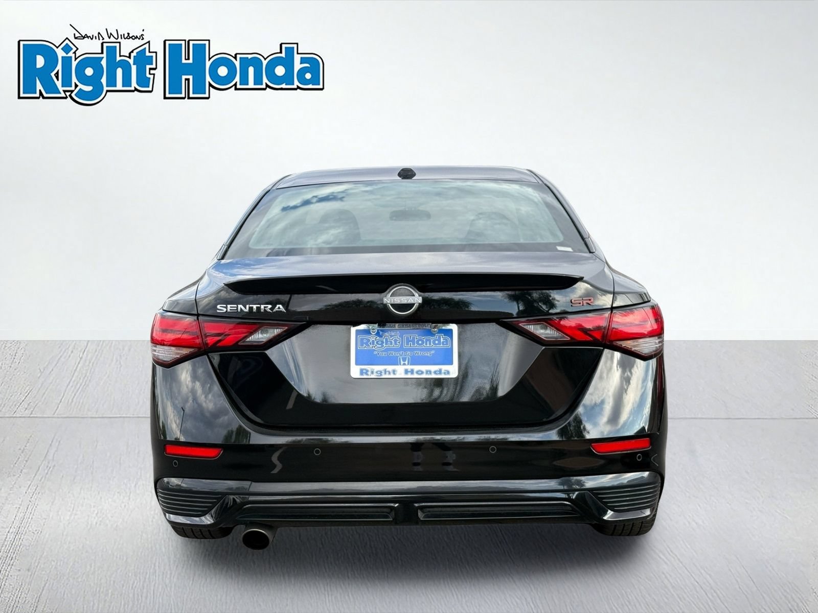 Used 2025 Nissan Sentra SR FWD image 5