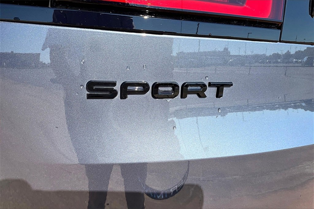 Certified 2025 Land Rover Range Rover Sport SE image 32