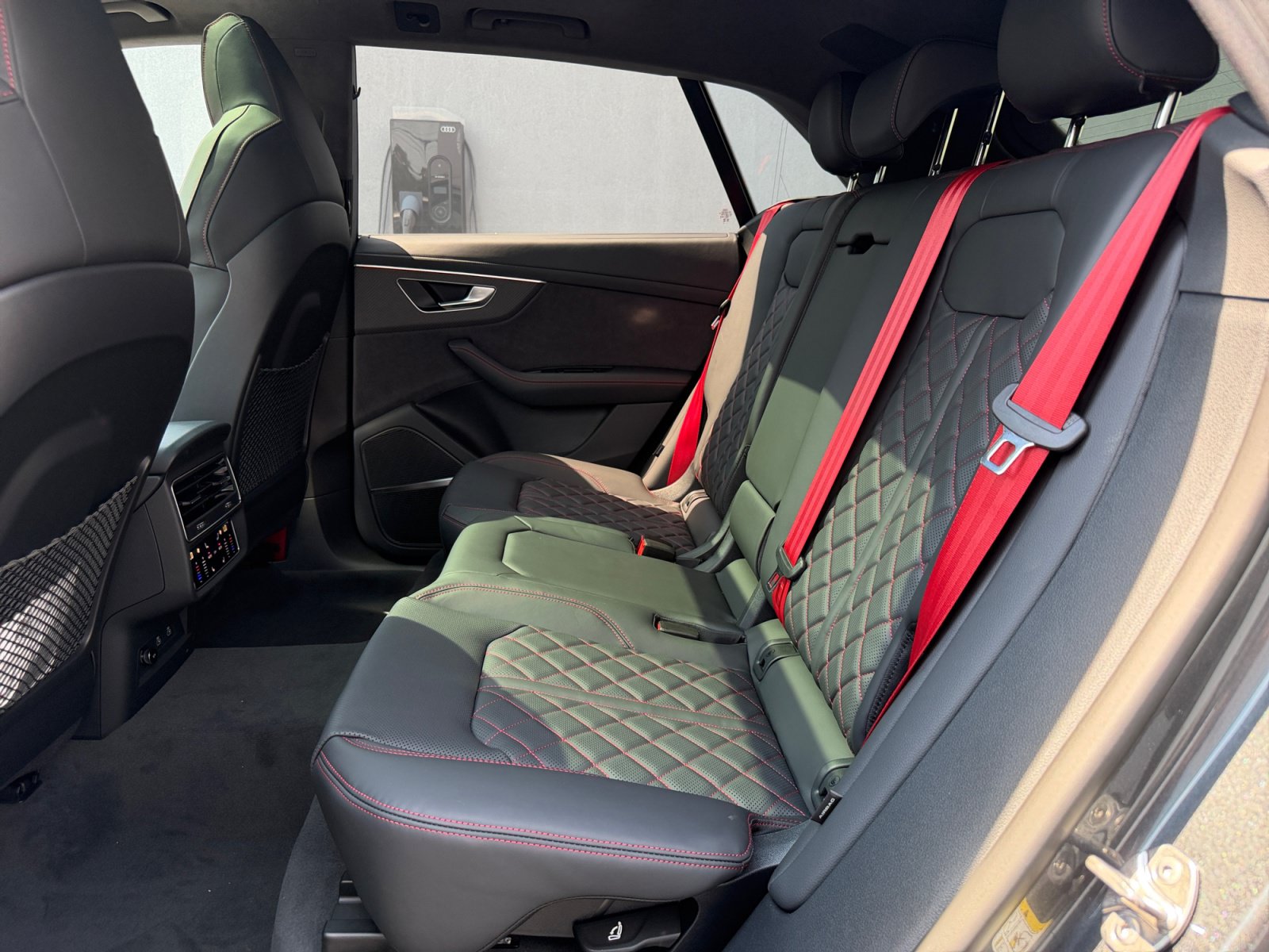New 2026 Audi SQ8 Prestige AWD/4WD image 17