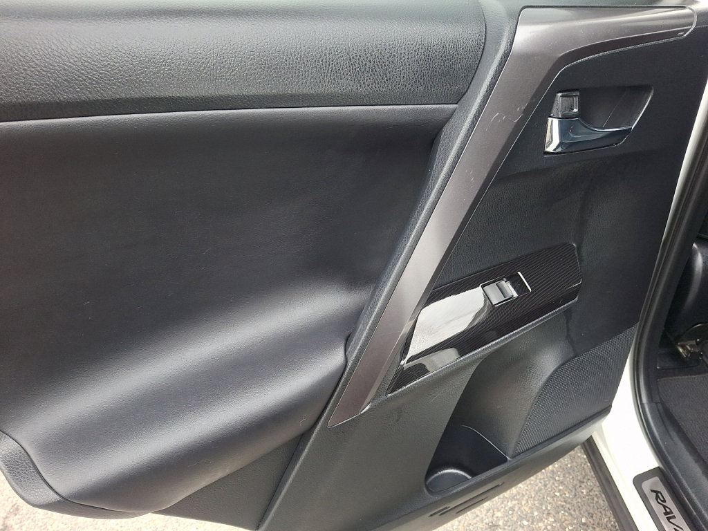 Used 2017 Toyota RAV4 SE AWD/4WD image 19