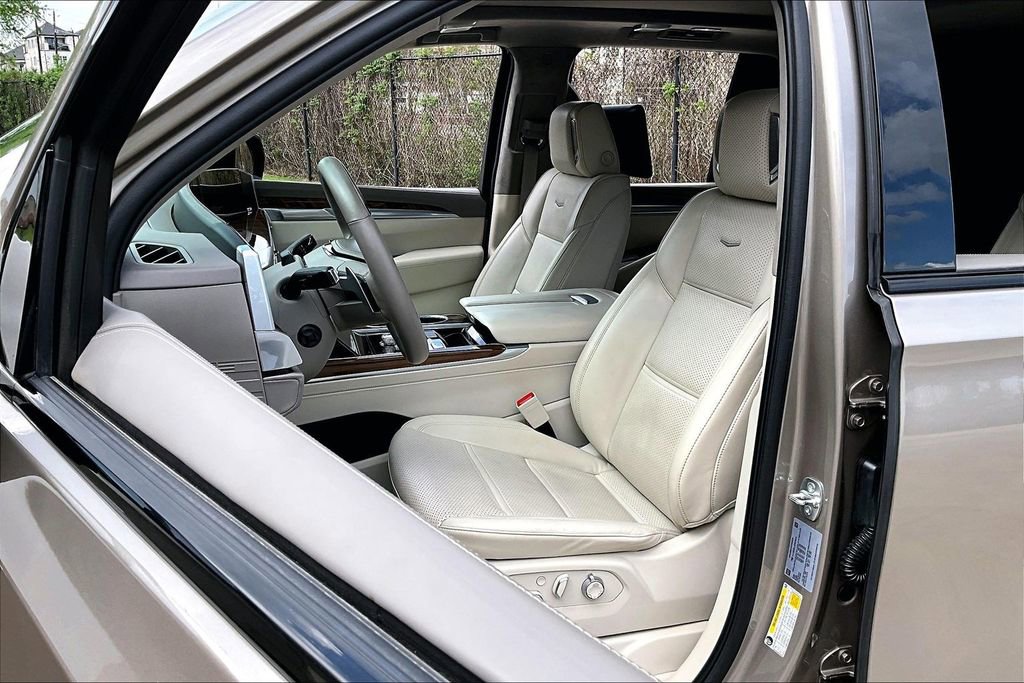 Used 2025 Cadillac Escalade Sport Platinum image 32