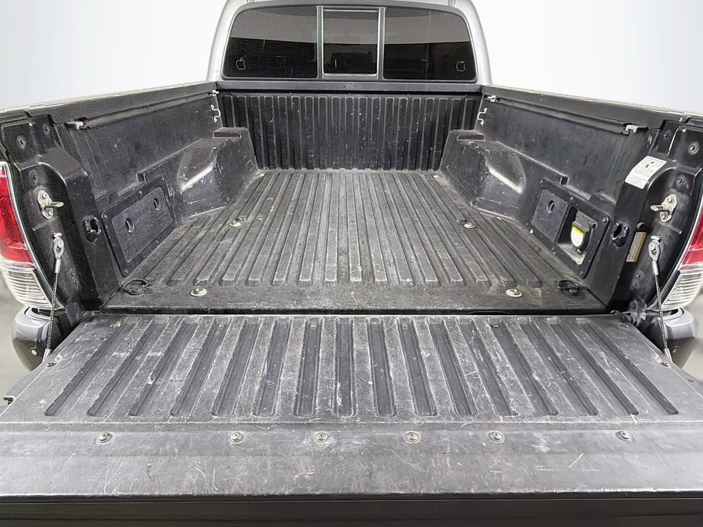 Used 2016 Toyota Tacoma TRD Sport AWD/4WD image 24